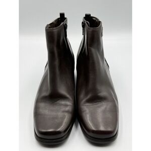 St Johns Bay 8M Brown Leather Ankle Boots Side Zip Vibram Sole